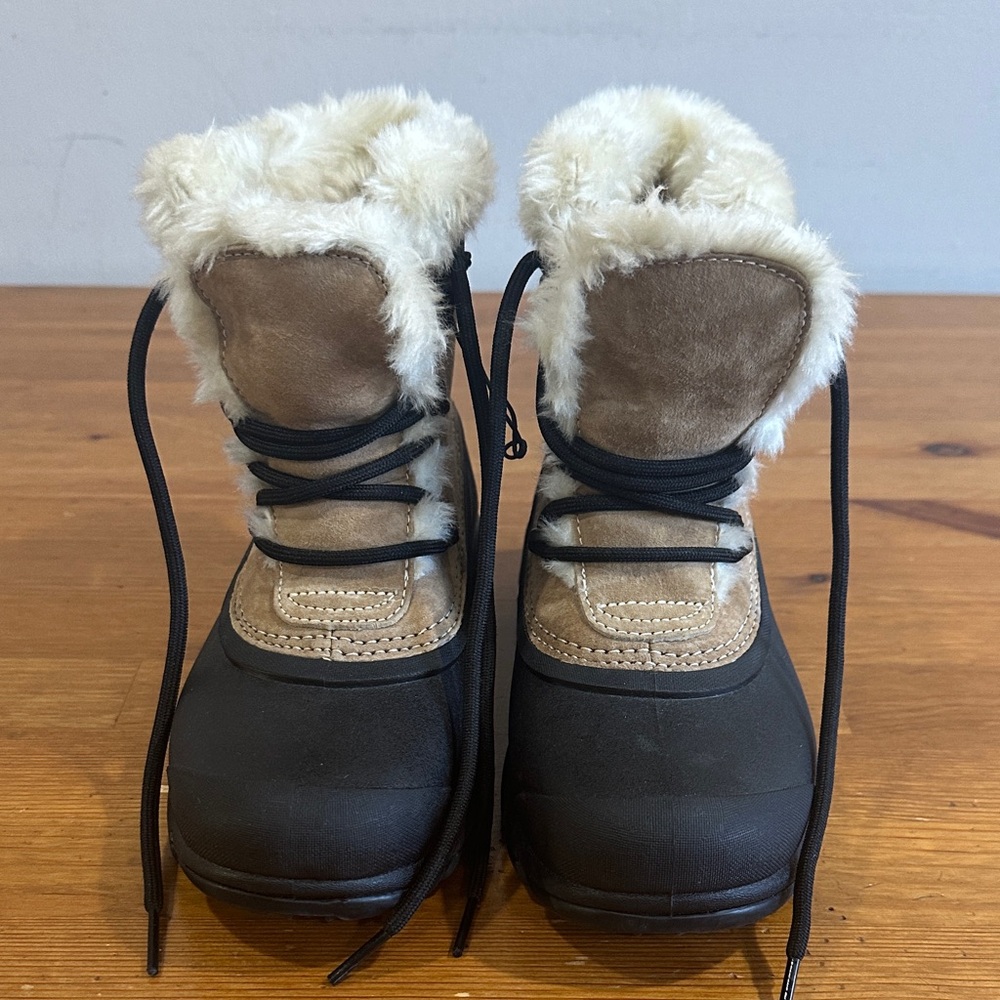 Sorel Women's Tan and Black Ankle Boots - Picture 3 of 16